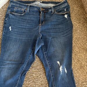 Distressed Women's Skinny Jeans